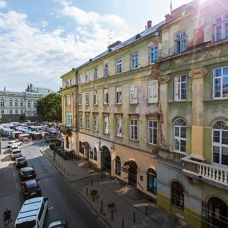 Навпроти Вернісажу Біля Оперного Вулиця Театральна 26 Є Балкон Та Інернет Lejlighed Lviv Eksteriør billede